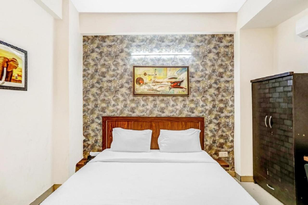 Hotel Noida Continental At Noida City Center Bagian luar foto