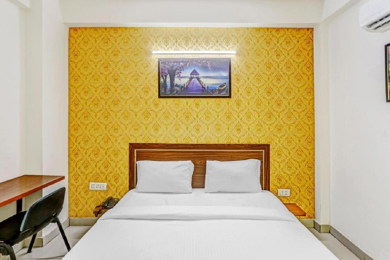Hotel Noida Continental At Noida City Center Bagian luar foto