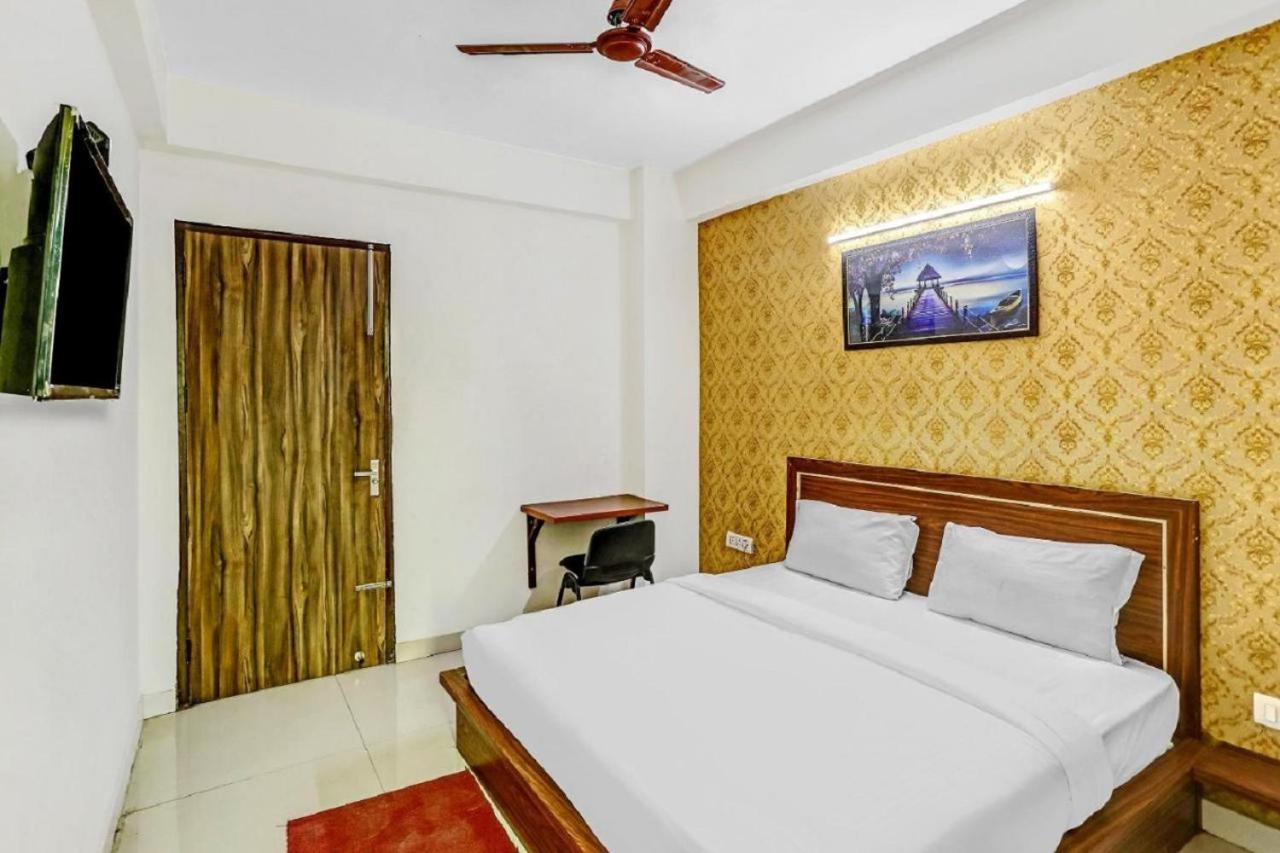 Hotel Noida Continental At Noida City Center Bagian luar foto