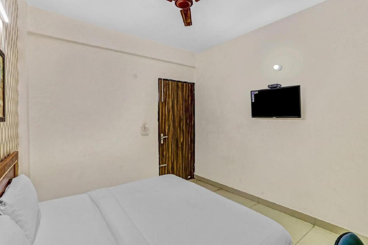 Hotel Noida Continental At Noida City Center Bagian luar foto
