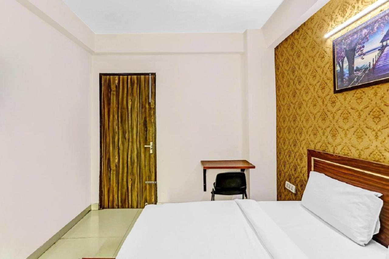 Hotel Noida Continental At Noida City Center Bagian luar foto